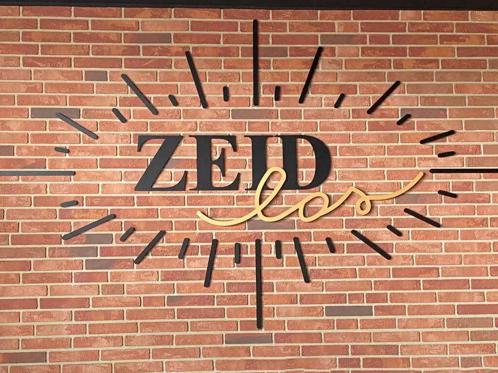 Caféeinrichtung Referenz Zeidlos Café