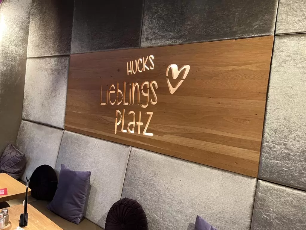 Huck Schweizer Str. Polsterwand