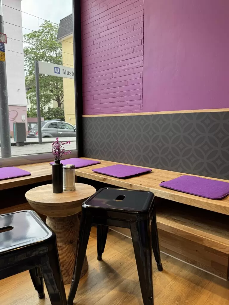 Bäckereieinrichtung Sitzbereich Detail