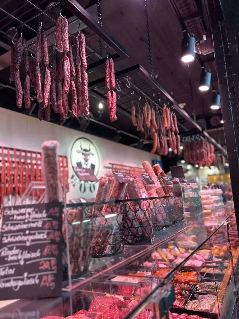 Fleischerei Hoos Wurstgehänge