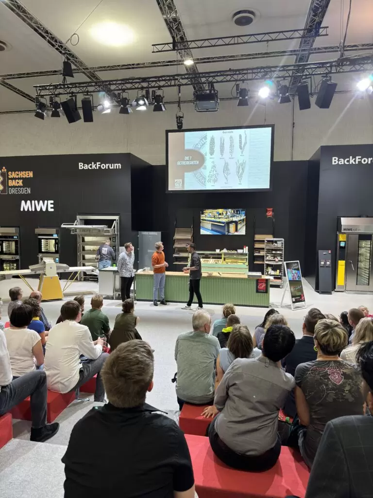 Sachsenback Show und Besucher